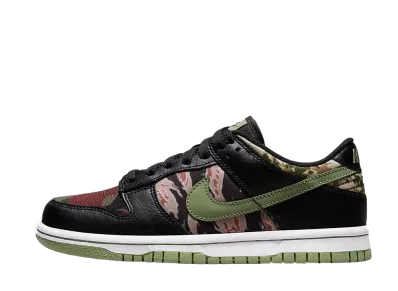 ナイキ ダンク ロー SE "ブラック マルチ カモ"
