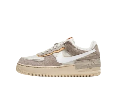 ナイキ ウィメンズ エアフォース1 ロー "シャドウ ワイルド"