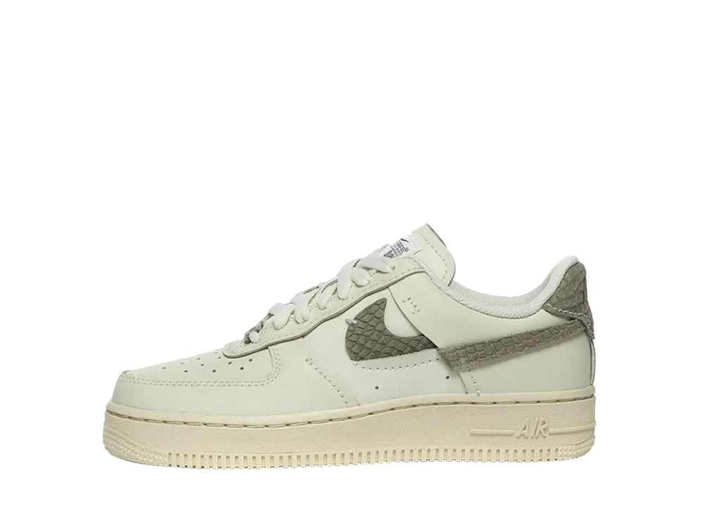 ナイキ ウィメンズ エアフォース1 ロー '07 LXX "シー グラス"