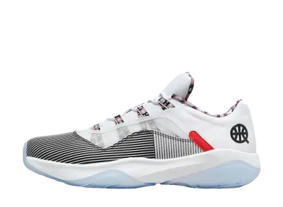 ナイキ エアジョーダン 11 コンフォート ロー "クアイ54"