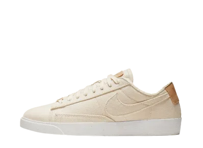 NIKE Women's BLAZER LOW LX "PALE IVORY"