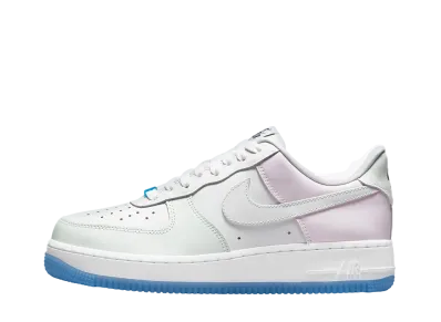 ナイキ ウィメンズ エアフォース1 ロー UV "ホワイト/ユニバーシティーブルー"