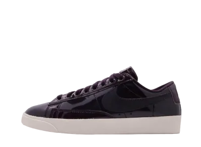 NIKE Women's BLAZER LOW SE PRM "PORT WINE/CREAM"