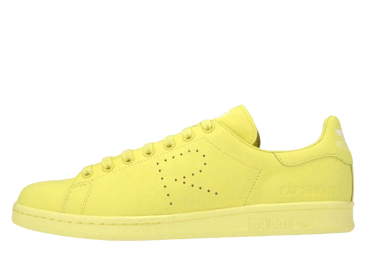 ラフ・シモンズ × アディダス スタンスミス "ブラッシュ イエロー"