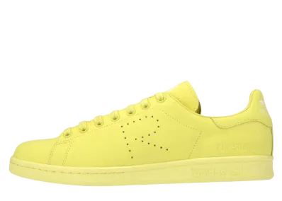 ラフ・シモンズ × アディダス スタンスミス "ブラッシュ イエロー"