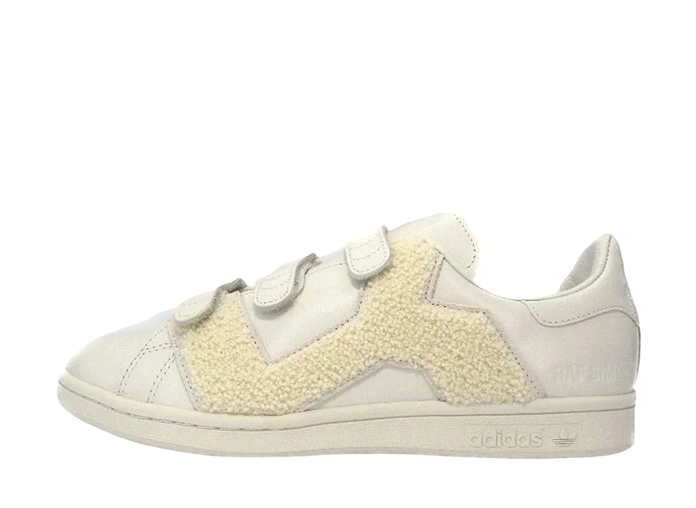 ラフ・シモンズ × アディダス スタンスミス コンフォート バッジ "クリームホワイト"