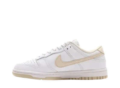 ナイキ ウィメンズ ダンク ロー "パールホワイト"