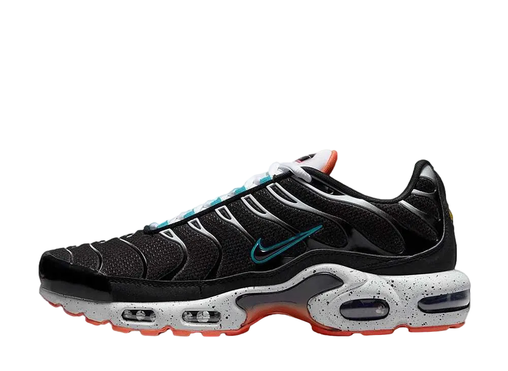 ナイキ エアマックス プラス "ブラックティールコーラル"