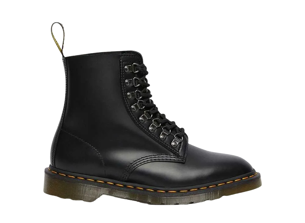 Dr.Martens 1460 Pascal Verso 8-Eye Boots "Black"