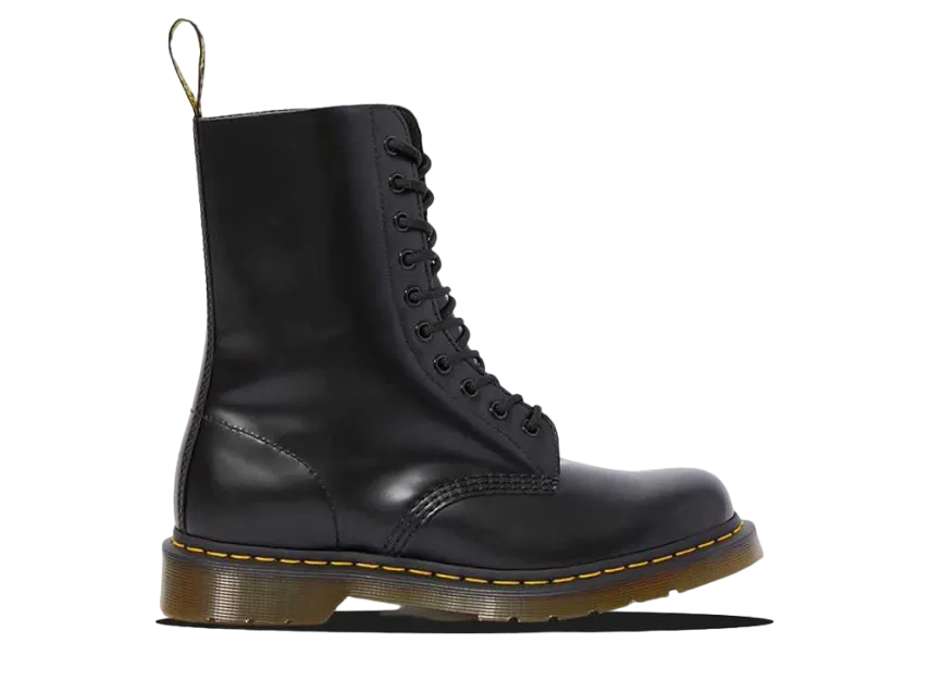 ドクターマーチンの「10ホール」とは?特徴やサイズ感、おすすめコーデ ドクターマーチンの「10ホール」とは?特徴やサイズ感、おすすめコーデ