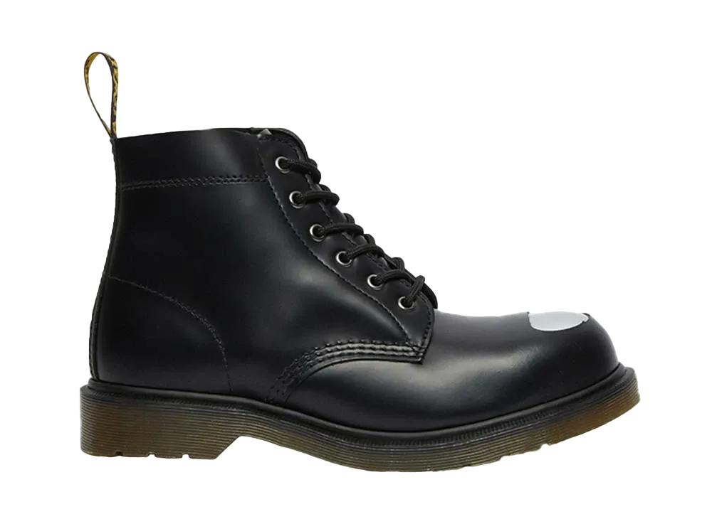 ドクターマーチン 101 EST 6 ホール ブーツ "ブラック"