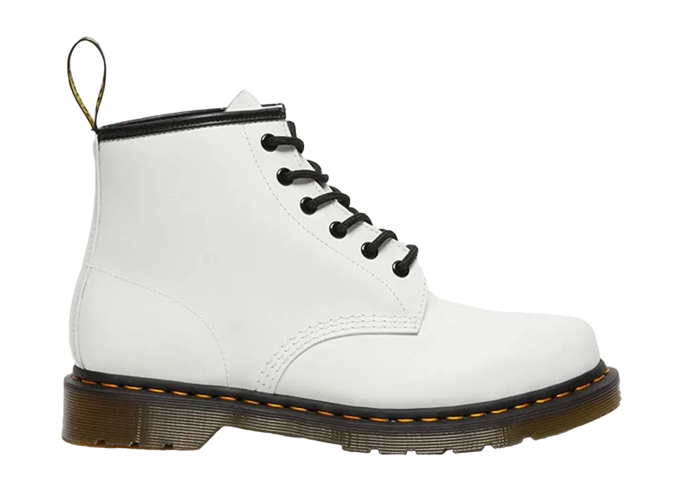 ドクターマーチン 101 イエローステッチ 6 ホール ブーツ "ホワイト"