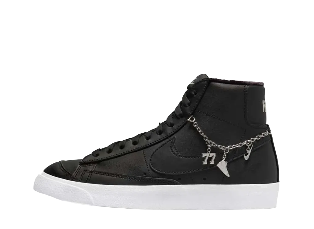 Nike Women's Blazer "Black Pendants"