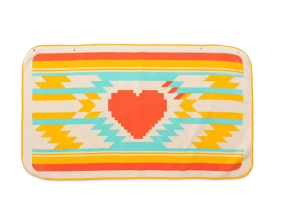 HUMAN MADE OUTDOOR HEART FLEECE BLANKET "Multi"