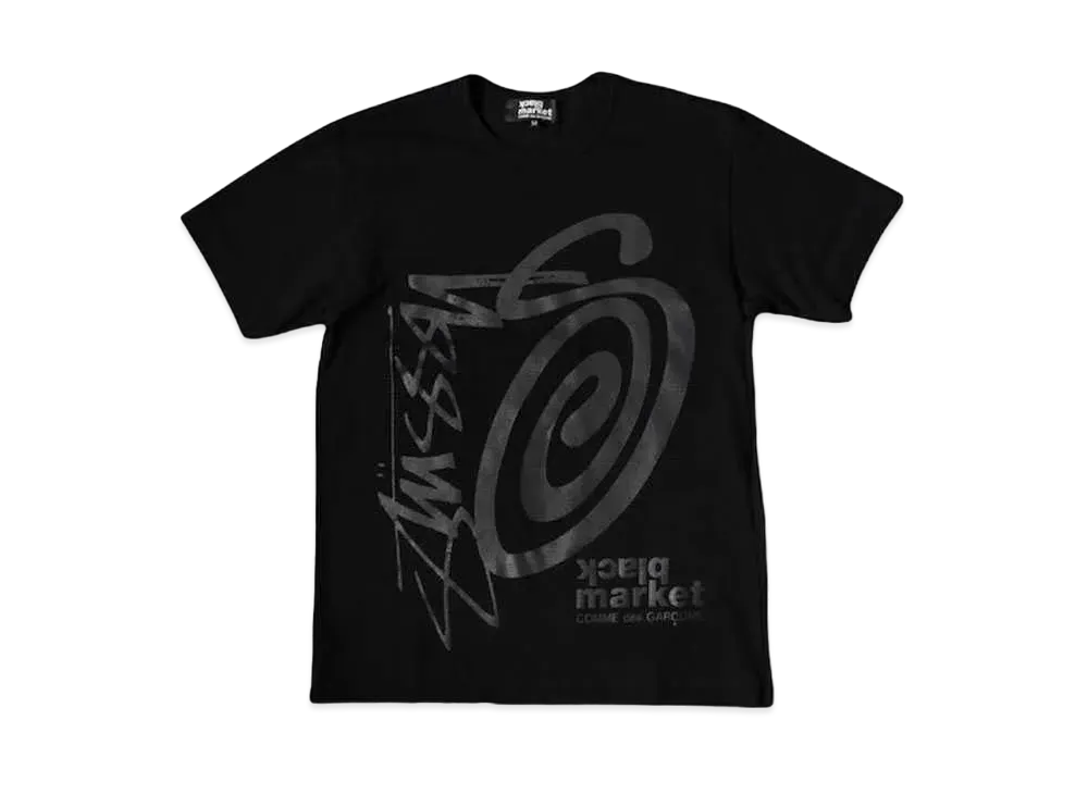 COMME des GARCONS BLACKMARKET STÜSSY T-SHIRT "Black"