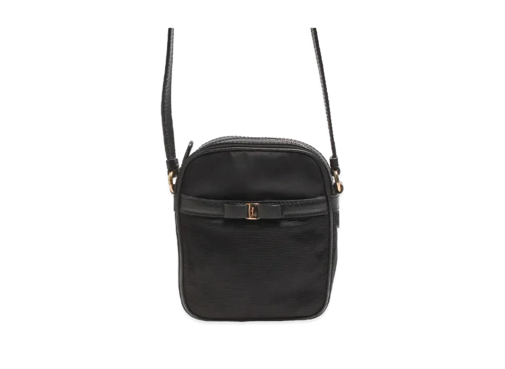 本物 サルヴァトーレ フェラガモ Salvatore Ferragamo タッセル ショルダーバッグ ポシェット スエード レザー ブラウン バッグ 中古 Salvatore Ferragamo - 本物 サルヴァトーレ フェラガモ Salvatore
