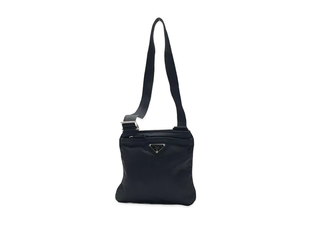 プラダ ナイロン ショルダーバッグ "ブラック"