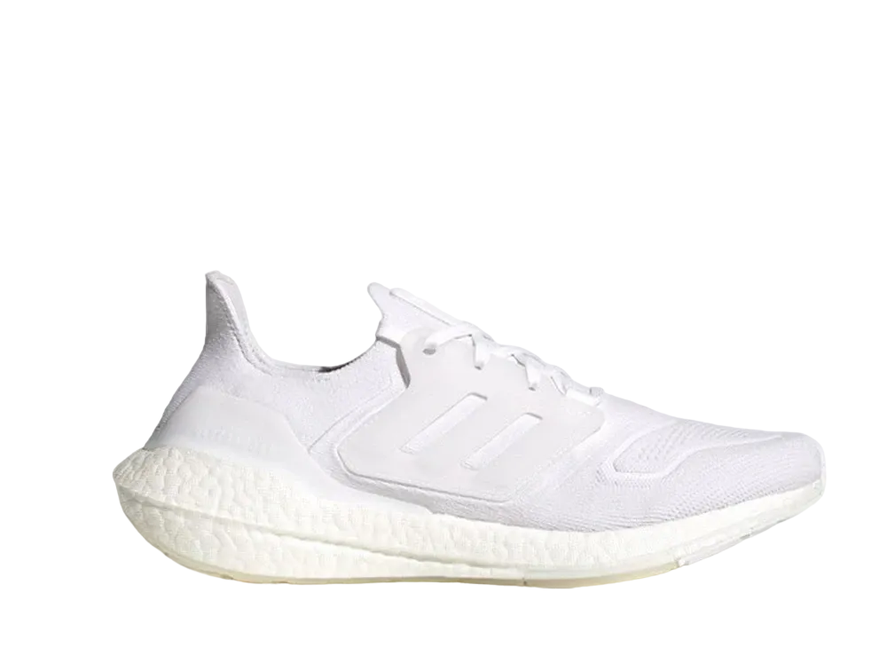 アディダス ウルトラブースト 2022 "トリプルホワイト"