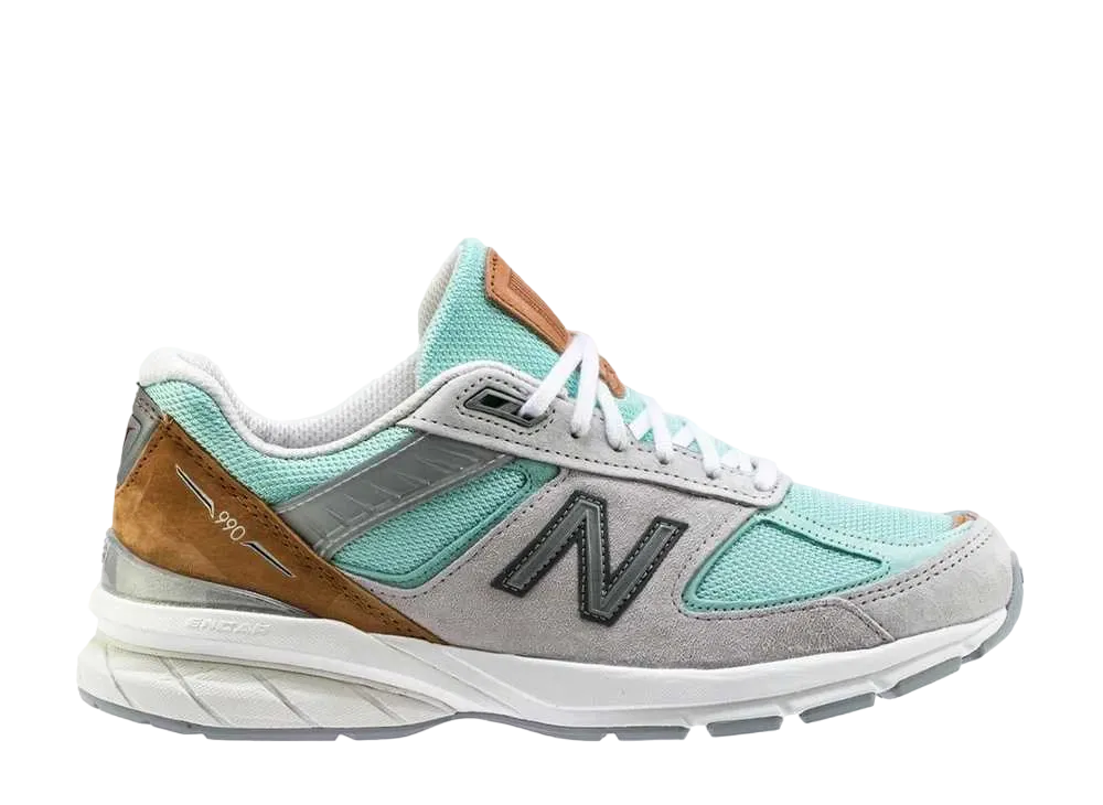 カワイ・レナード × ニューバランス 990V5 "ホワイト/ゴールド"