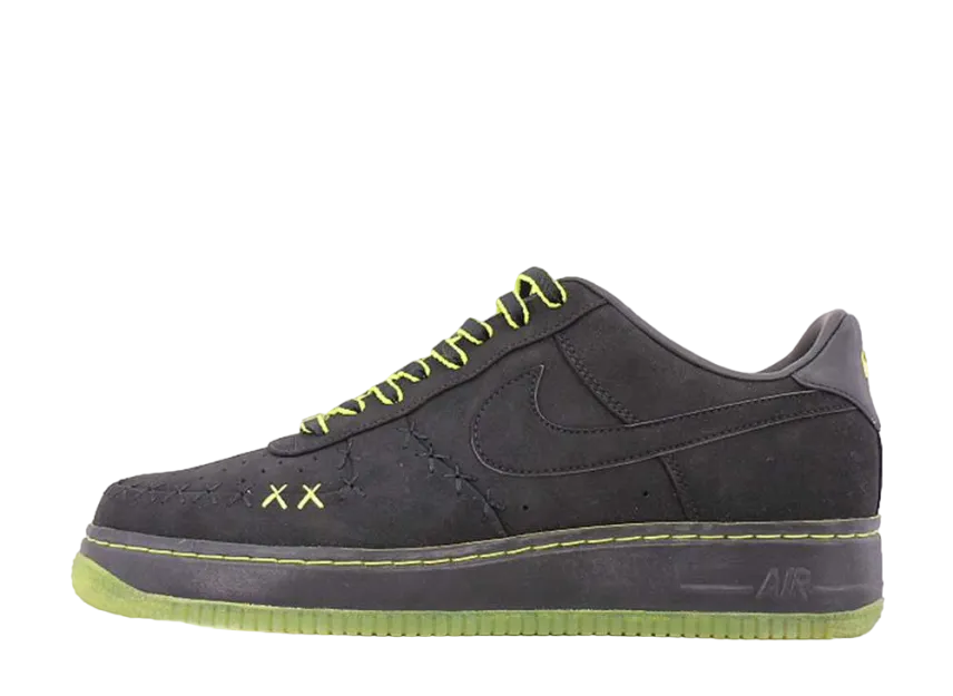 カウズ  × ナイキ エアフォース1 ロー "1ワールド"