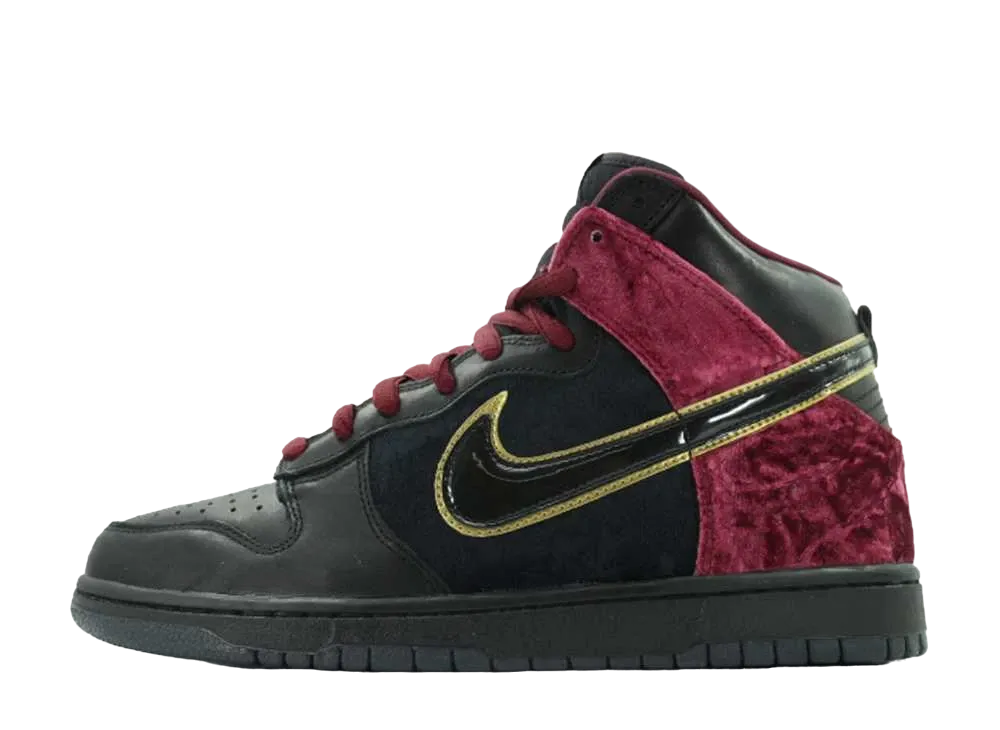 Nike SB Dunk High PRM "Bloody Sunday"