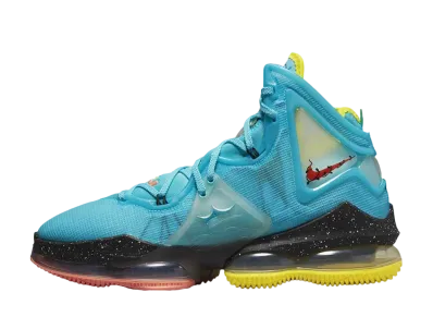 Nike Lebron 19 "Christmas"