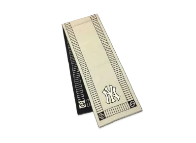 GUCCI x NY Yankees Logo Scarf