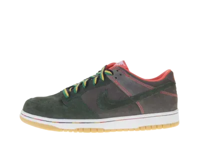 ナイキ ウィメンズ ダンク ロー "ニュースプリント/ダーク アーミー ガム"