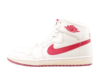 ナイキ エアジョーダン 1 レトロ ノックアウト ハイ "ホワイト/バーシティ レッド"