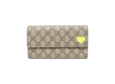 GUCCI GG Supreme Neon Heart Wallet