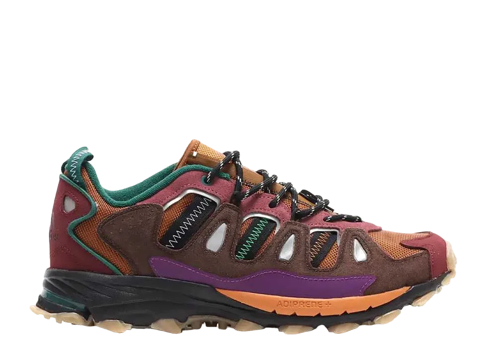 アディダス  スーパーターフ アドベンチャー "ワイルド ブラウン/クワイエット クリムゾン/シャドウ レッド"