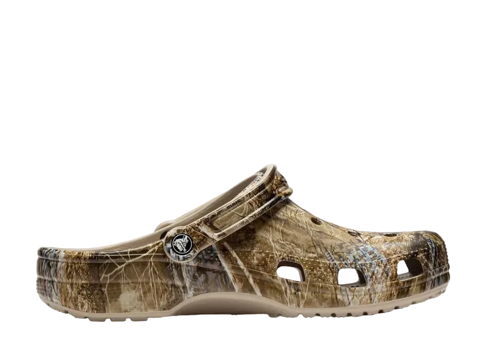 ディスネバーザット × リアルツリー マルチ × クロックス クラシックケロッグ