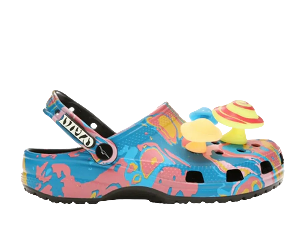 ディプロ × クロックス クラシック クロッグ "テイク ア ウォーク オン ザ ウィアード サイド"