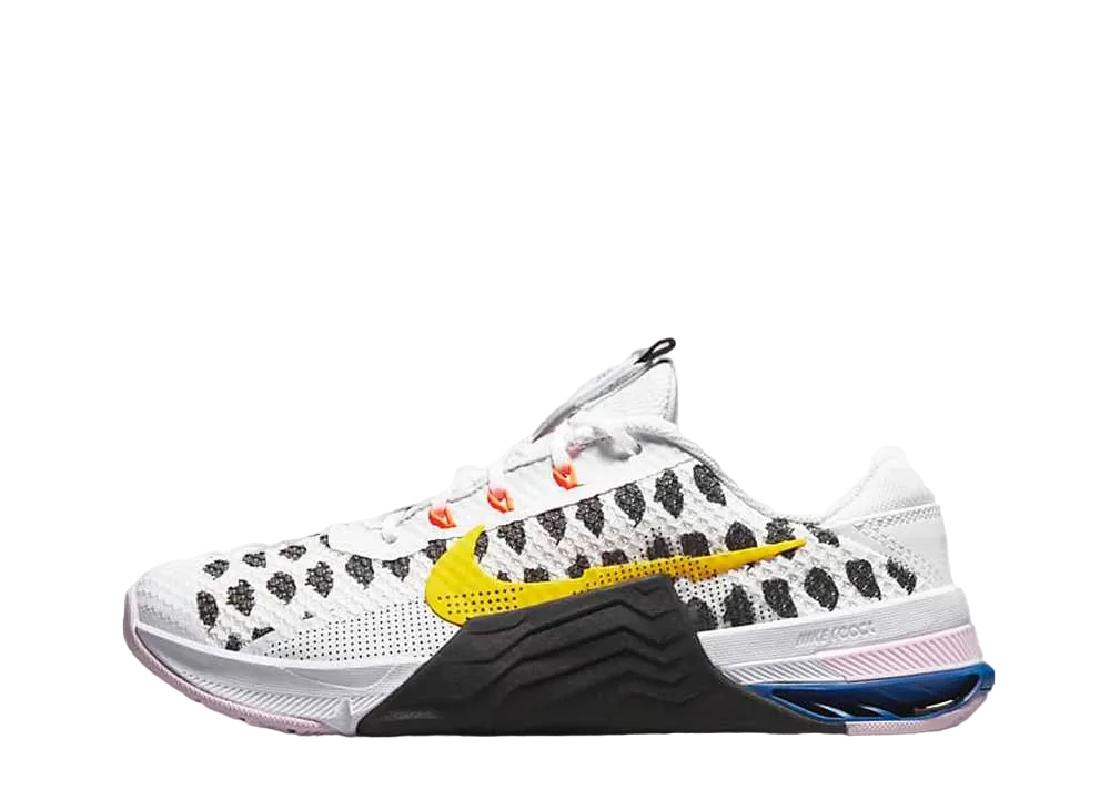 ナイキ ウィメンズ メトコン7 "ブラック/ホワイト/イエローストライク"