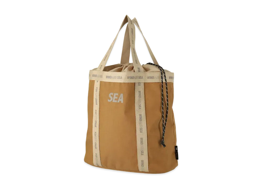 最終値下げ✨コルトモルテド×ウィンダンシーモノグラムトート バックゴールドレザー 最終値下げ✨コルトモルテド×ウィンダンシーモノグラムトート バック