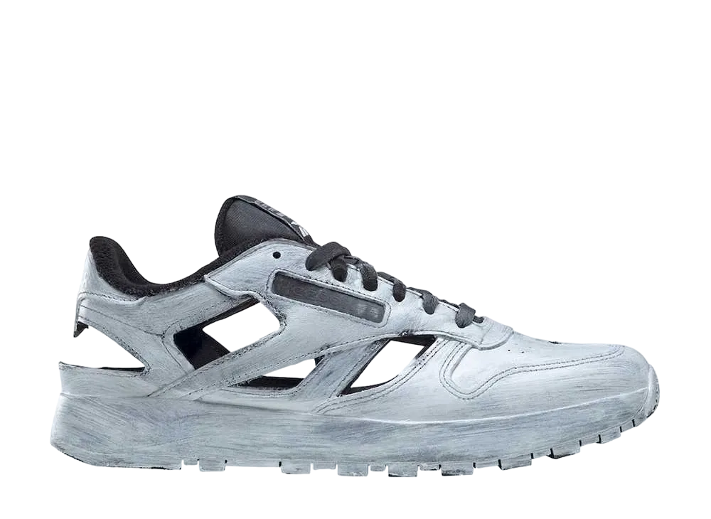 Maison Margiela x Reebok Classic Leather Tabi DQ "Black/Black/Footwear White"