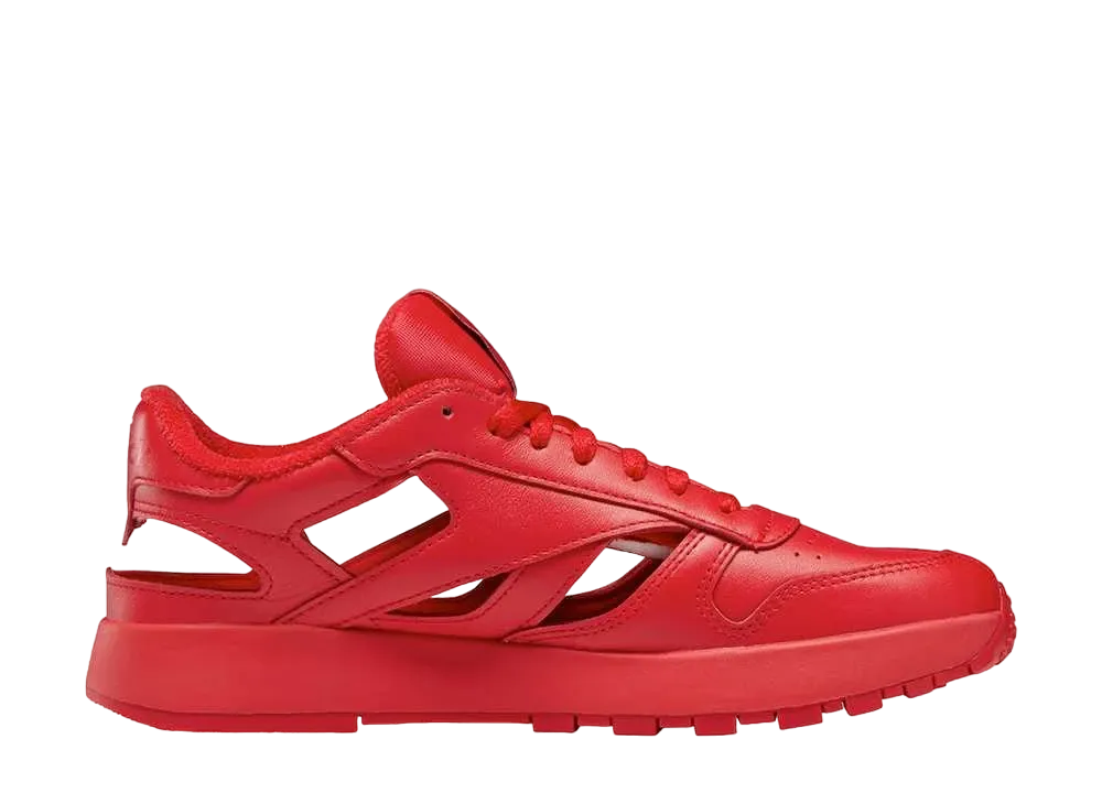 メゾンマルジェラ × リーボック クラシック レザー タビ DQ "ベクターレッド/ブラック/フットウェアホワイト"