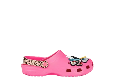 バーニーズ ニューヨーク エックス オー × クロックス クラシック クロッグ "エレクトリック ピンク"