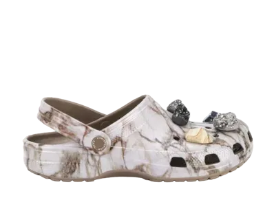 クリストファー ケイン × クロックス ウィメンズ クラシック クロッグ "タン マーブル"