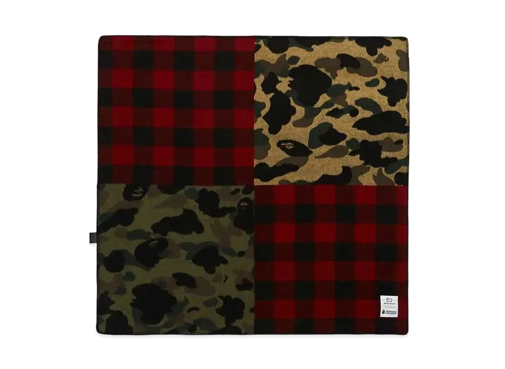 A BATHING APE X WOOLRICH BLANKET "Multi"