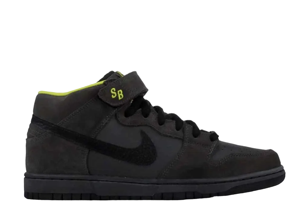 ナイキ SB ダンク ミッド "バットマン"