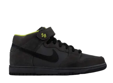 ナイキ SB ダンク ミッド "バットマン"