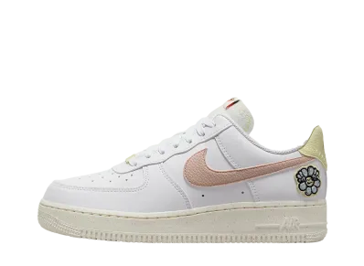 ナイキ ウィメンズ エアフォース1 ロー ネクストネイチャー "フラワーパワー"