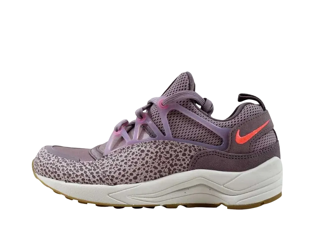 ナイキ ウィメンズ エア ハラチ ライト プレミアム "プラム フォグ/ブライド マンゴー"