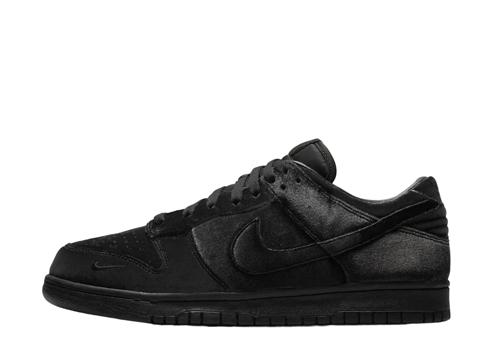 Dover Street Market × Nike Dunk Low "Triple Black"