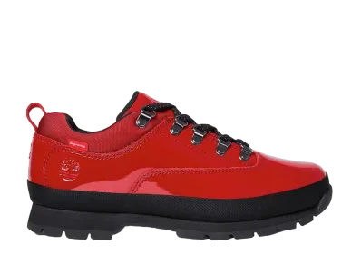 シュプリーム × ティンバーランド ユーロ ハイカー ロー パテント レザー "レッド"