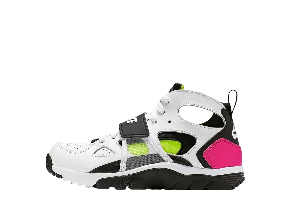 ナイキ GS エア トレーナー ハラチ "ホワイト レーザー フクシア ボルト ブラック"