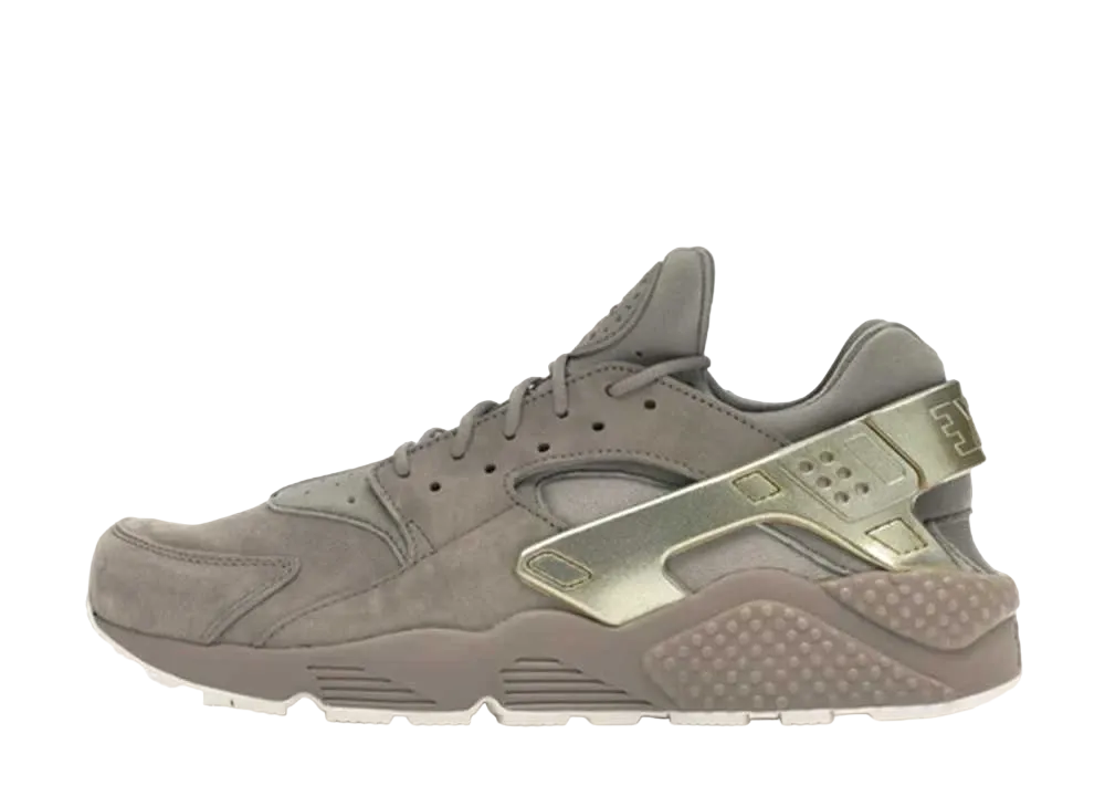 ナイキ エア ハラチ ラン "ゴールド ラッシュ"