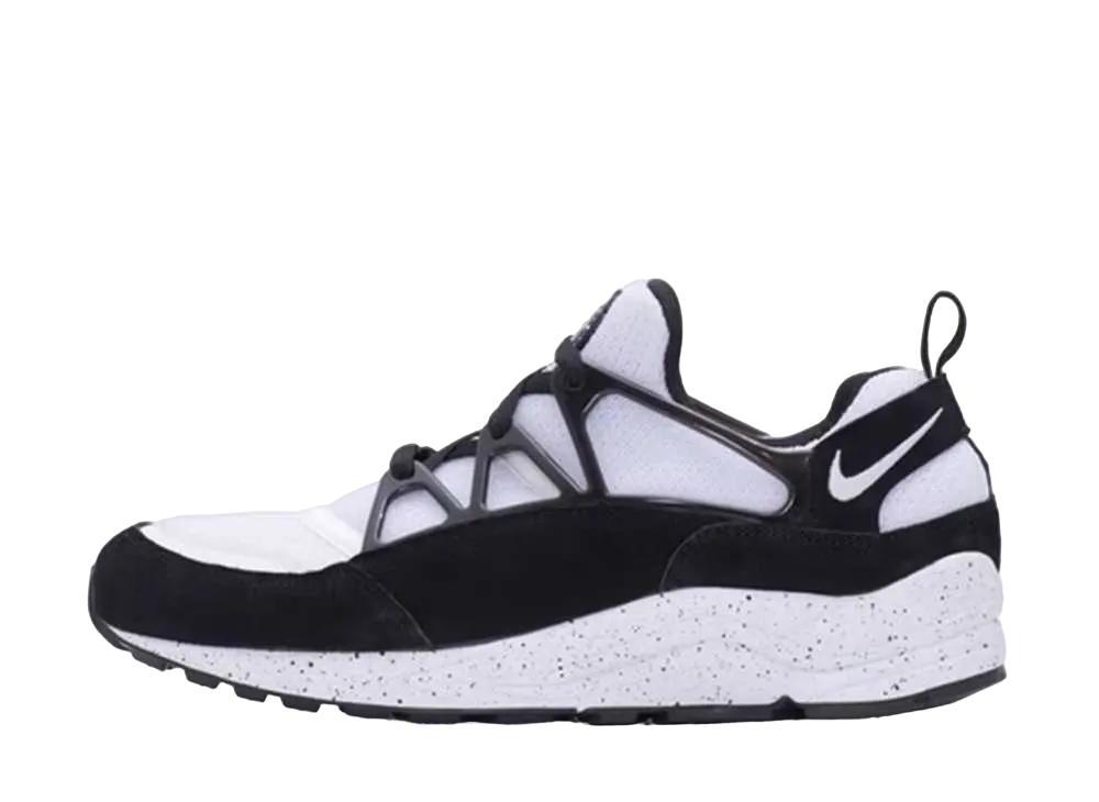 ナイキ エアハラチ ライト "ブラック/ホワイト"