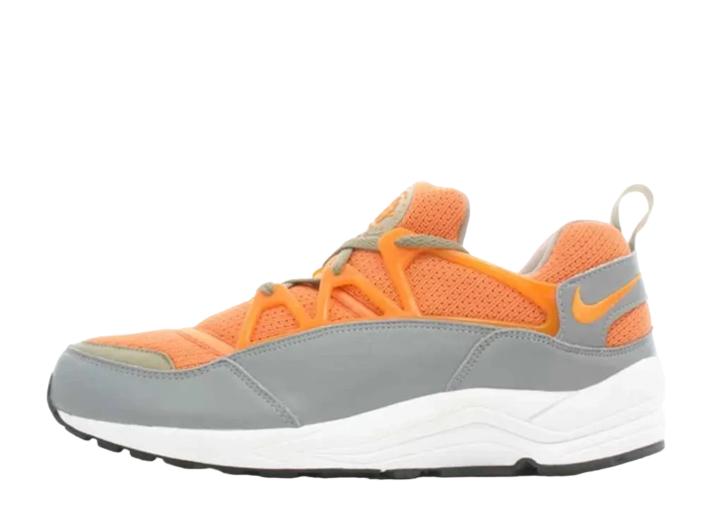 ステューシー × ナイキ エアハラチ ライト "オレンジ"